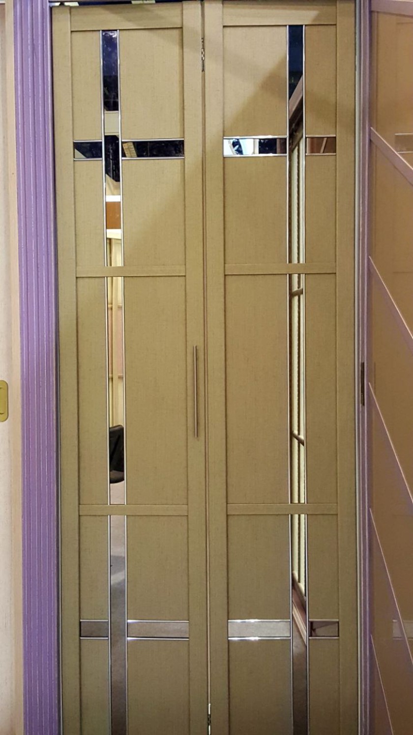 Двери гармошка шпонированные с зеркальным декором Петропавловск